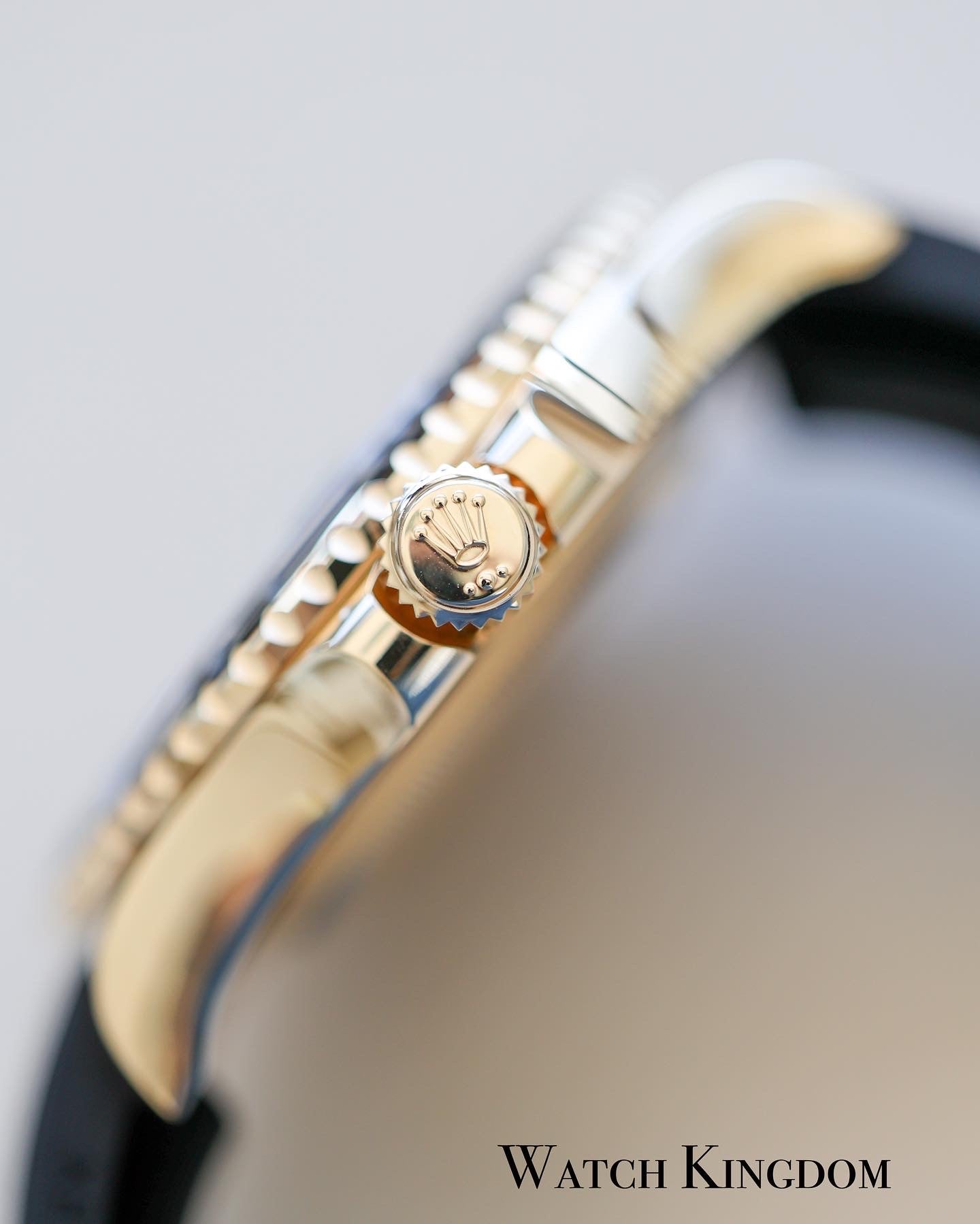 2023 Rolex Yacht-Master YG 42mm
