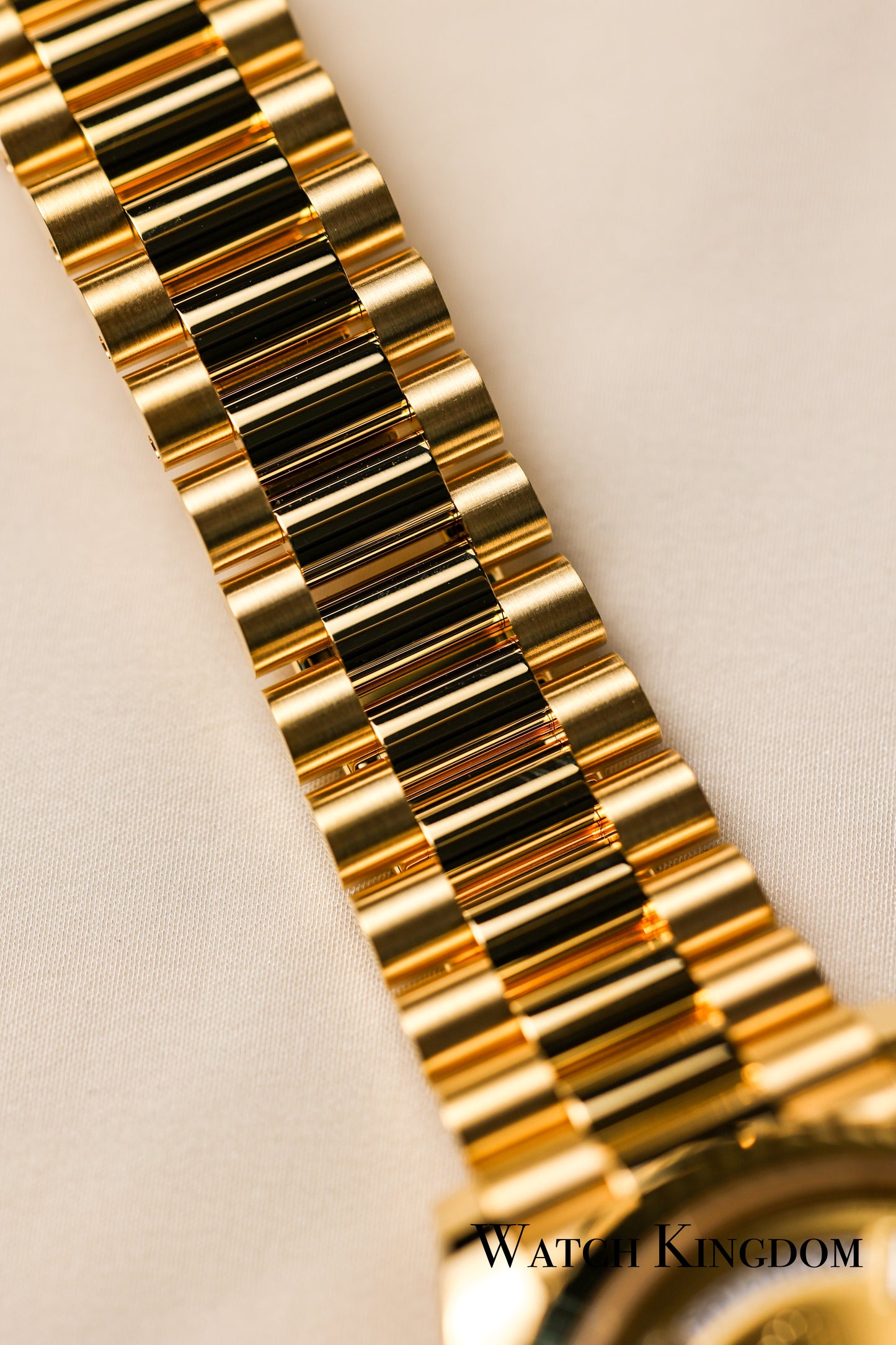 2023 Rolex Daydate 40 Champagne Diamonds Dial Yellow Gold